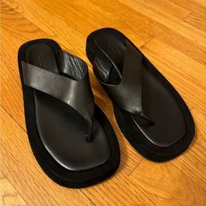 Ives Sandal in Black Como